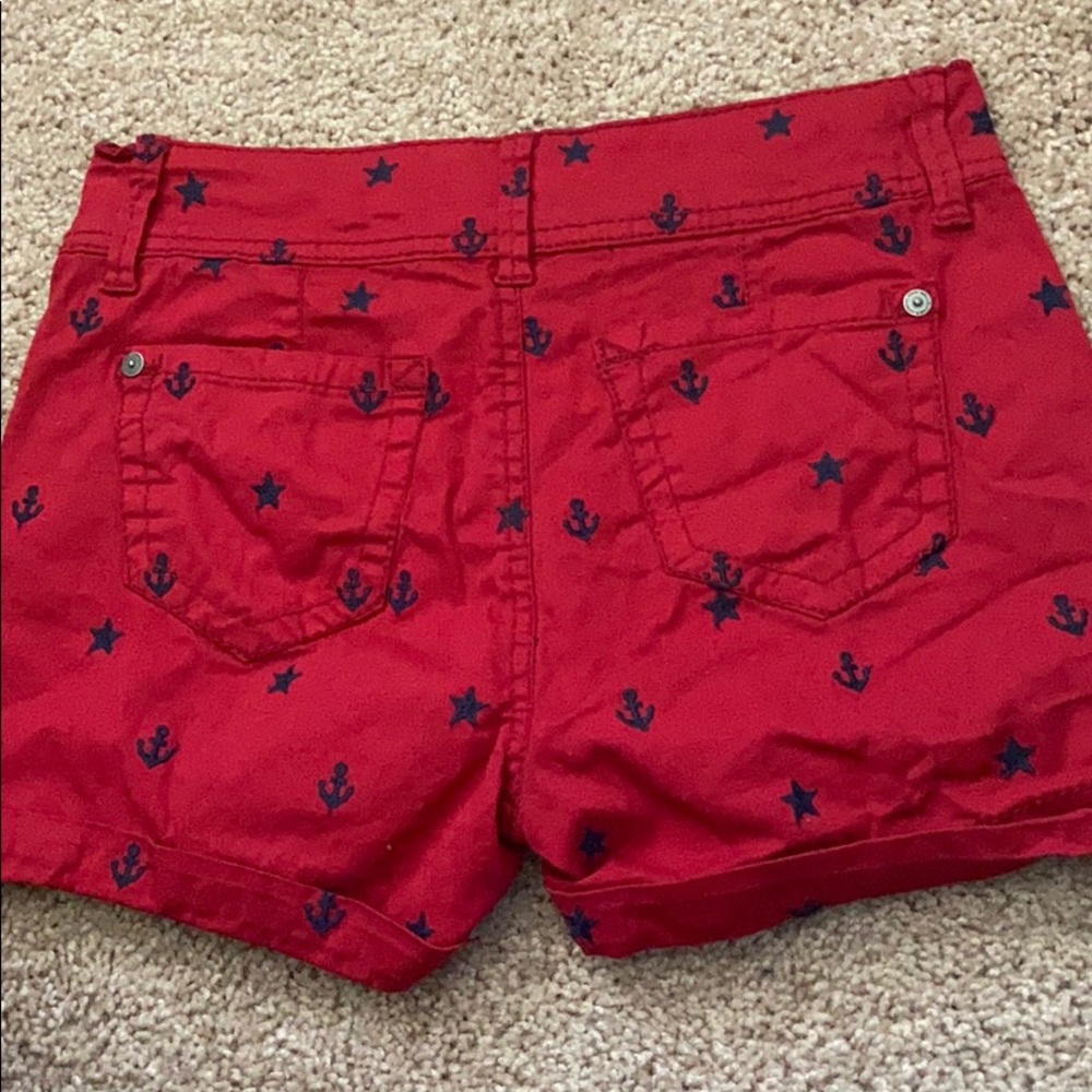 Shorts - Picture 2 of 3